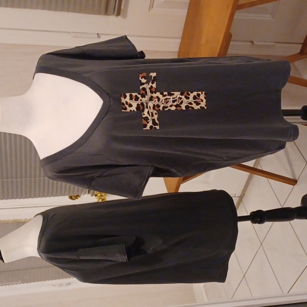 $4 Add-on Gray "Faith" V-Neck Tee - Size 2XL (US16)